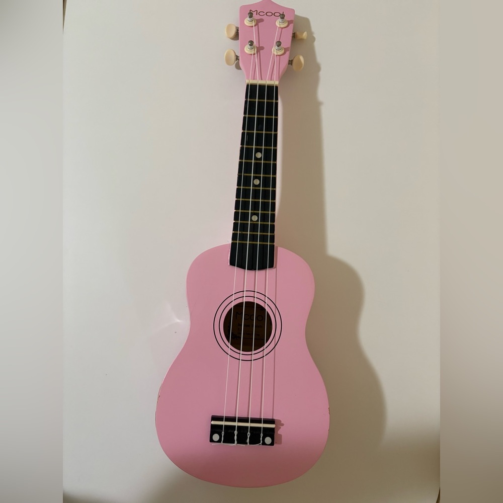 Pink Mcool 21-inch soprano ukulele - Picture 2 of 4